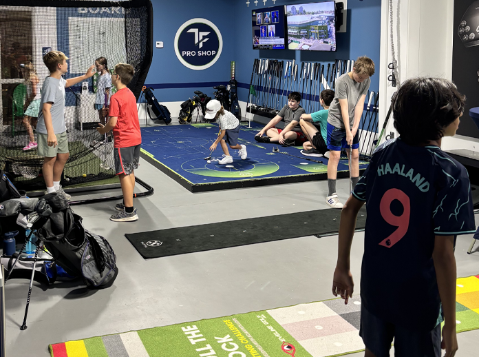 Juniors Landing Carousel - 4