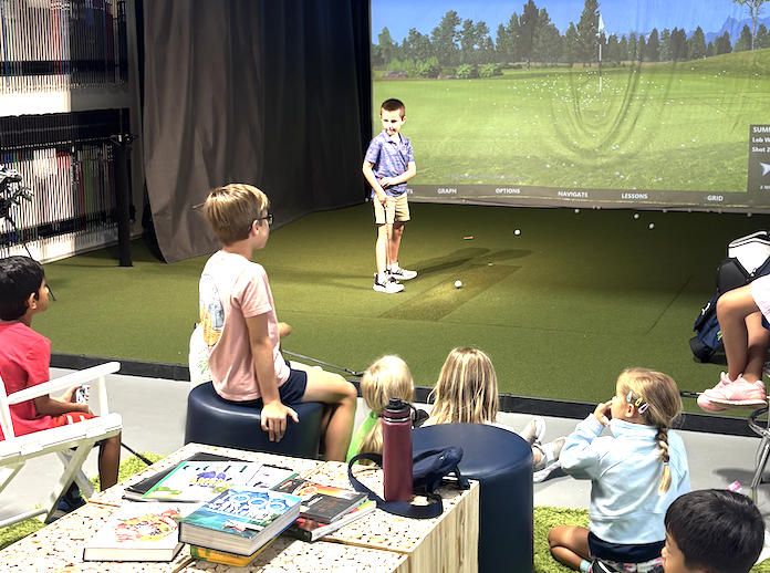 Juniors Landing Carousel - 9